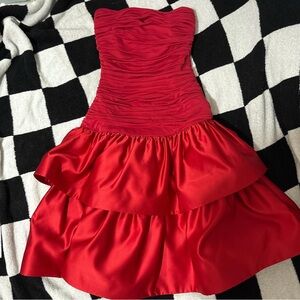 Elegant formal 80’s true vintage bold red strapless dress